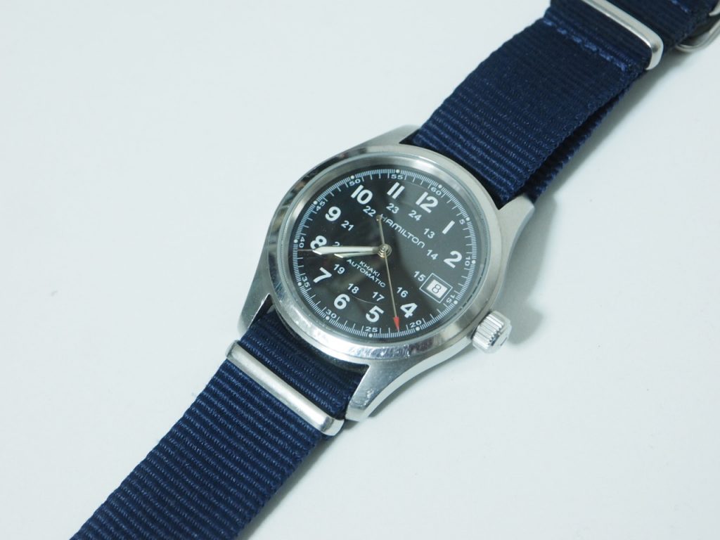 腕時計のNATOベルトを毎日替えれば1本の時計で何通りも楽しめる |