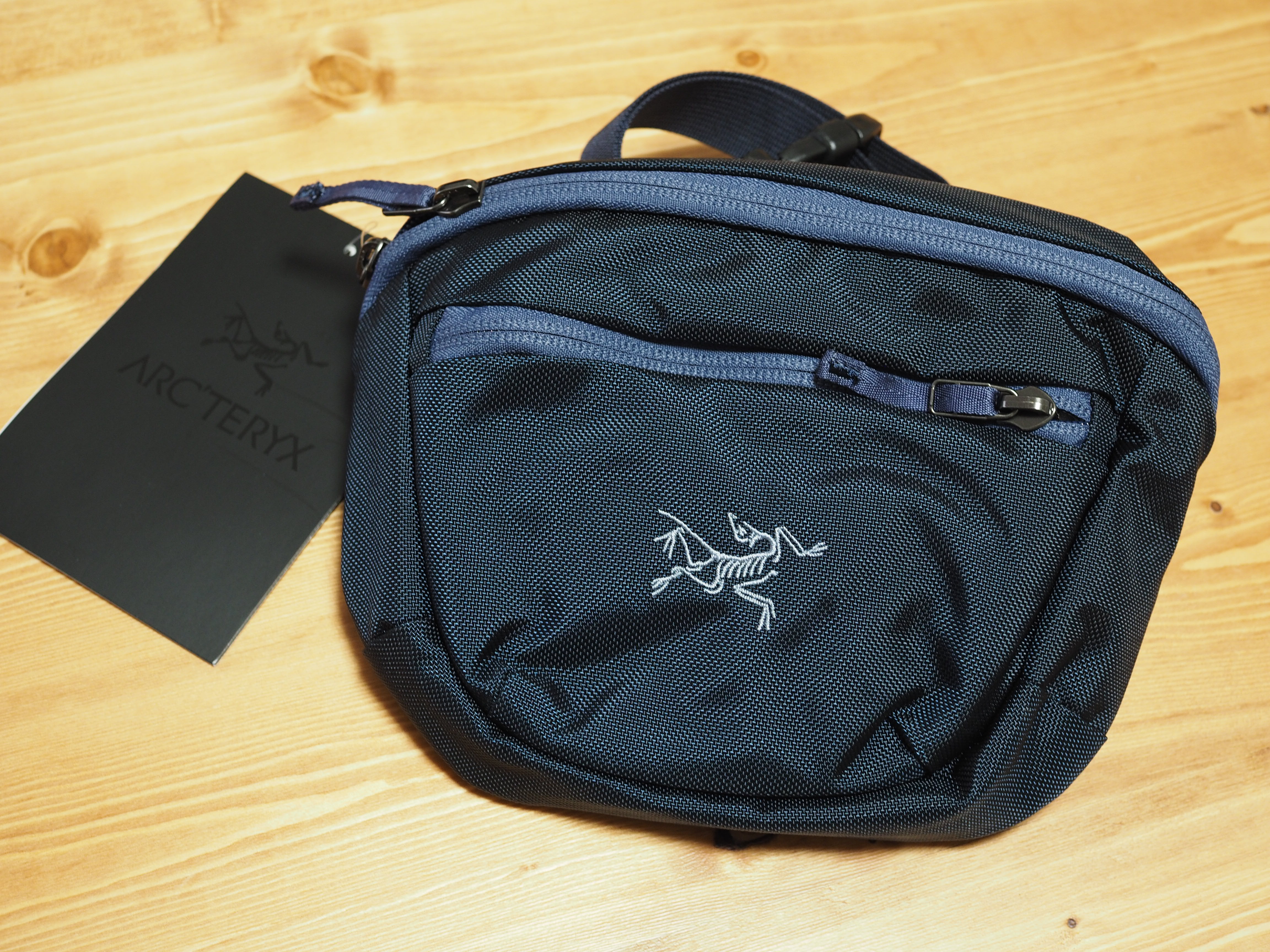 未使用　ARCTERYX アークテリクス MAKA 1 マカ ボディバッグ レビュー]アークテリクス マカ1は日常の使いに十分の収納力 | ルーム30